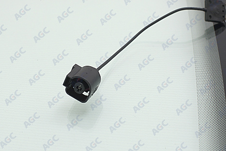 Фото NDG VOLKSWAGEN PASSAT B6 2005- Стекло ветровое Зеленое - Solar control -С полным обогревом-VIN (Без молдинга)
