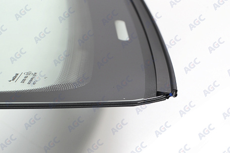 Фото NDG VOLKSWAGEN TIGUAN 2007- Стекло ветровое Зеленое - Solar Control -Шелк.под ДД-VIN - Нижний молдинг