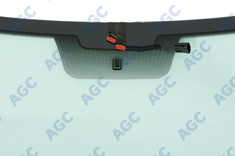 Фото MGC RENAULT DUSTER 2015-/SANDERO ХБ 2010-/TERRANO ХБ 2014- Стекло ветровое Зеленое - Solar control -С полным обогревом