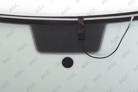Фото NDG VOLKSWAGEN POLO V 4D СЕД 2015- Стекло ветровое Зеленое - Solar Control -С полным Обогревом-VIN- Нижний молдинг