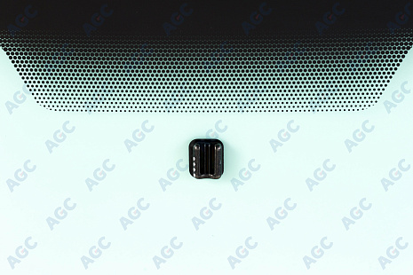 Фото MGC RENAULT CLIO/SYMBOL 1998- Стекло ветровое Зеленое - Solar control - Изм.шелк+Держ.зерк