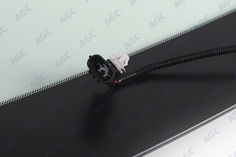 Фото MGC TOYOTA CAMRY 2014-2018 Стекло ветровое Зеленое/Зеленая полоса + Шумоизоляция -С обогревом зоны дворников-ДД - Доп.обор