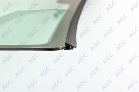 Фото MGC LAND ROVER DISCOVERY III 2004- Стекло ветровое Зеленое - Solar control -С полным обогревом-ДД-VIN-Доп.обор- Изм.шелк