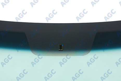 Фото MGC RENAULT SANDERO I 2008-/DUSTER I 2010-/NISSAN TERRANO III 2014- Стекло ветровое Зеленое/Голубая полоса + Solar control